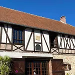 Domaine Du Cellier De La Couronne Bed & Breakfast 3*
