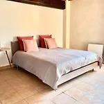 Domaine Du Cellier De La Couronne Bed & Breakfast