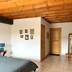 Bed & Breakfast Domaine Du Cellier De La Couronne Sezanne