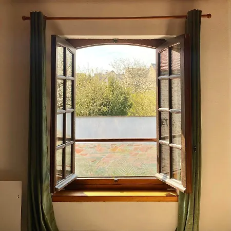 Domaine Du Cellier De La Couronne Bed & Breakfast