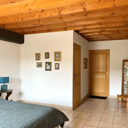 Oda ve Kahvaltı Domaine Du Cellier De La Couronne Sézanne